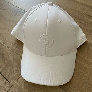 Vuori flexfit 110 SnapBack hat yoga golf surf streetwear OS white good condition
